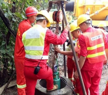 在线麻豆国产传媒69国产免费在清理化糞池工作中擔當了吊重角色